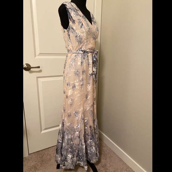 SOLD - Sleeveless Burnout Godet Midi-Dress - Picture 5 of 7